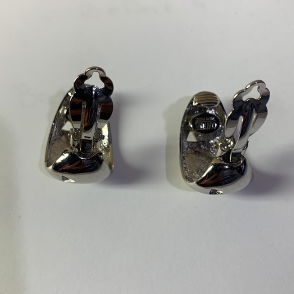 CONTURE NEW YORK Clip On Earrings - Picture 4 of 6
